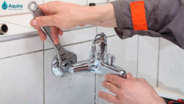 Lọc tổng bảo trì tập trung, thay lõi theo chu kỳ rõ ràng, còn lọc từng điểm phát sinh nhiều chi phí nhỏ do thay thế phân tán.